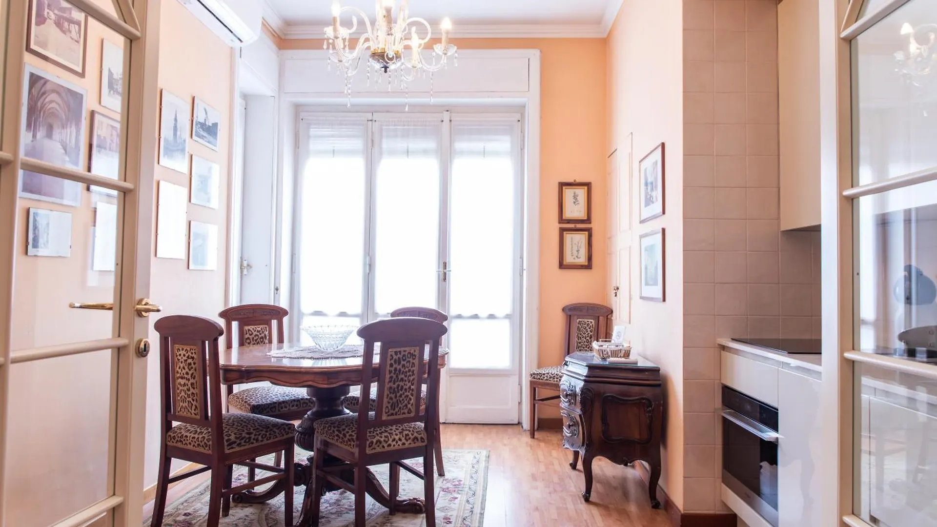 Appartement Duomo Walking Distance Elegant Flat With View à Milan