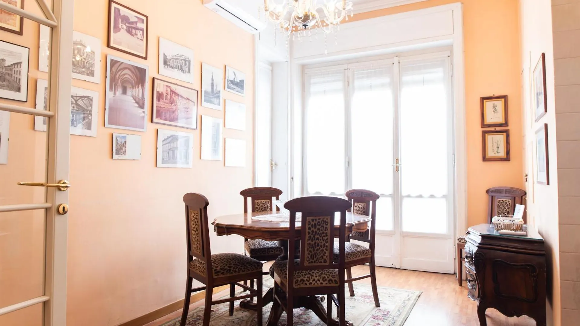 Appartement Duomo Walking Distance Elegant Flat With View à Milan 0*,  Italie
